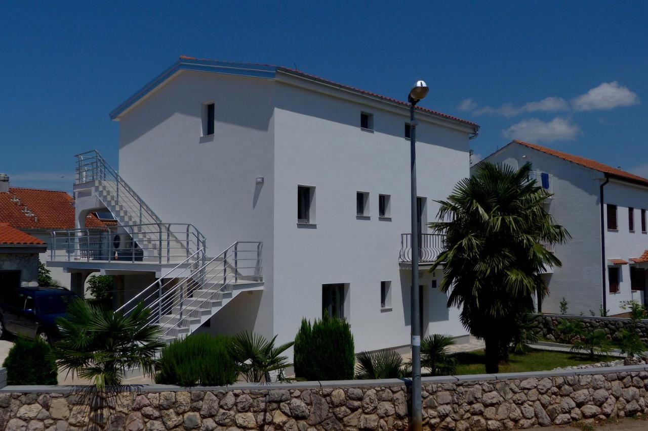 Apartments Monja & Dadi, Malinska, Vantacici Eksteriør billede